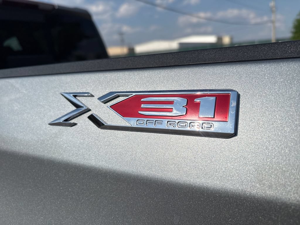 New 2026 GMC Sierra 1500 SLT w/ SLT Premium Plus Package AWD/4WD image 10