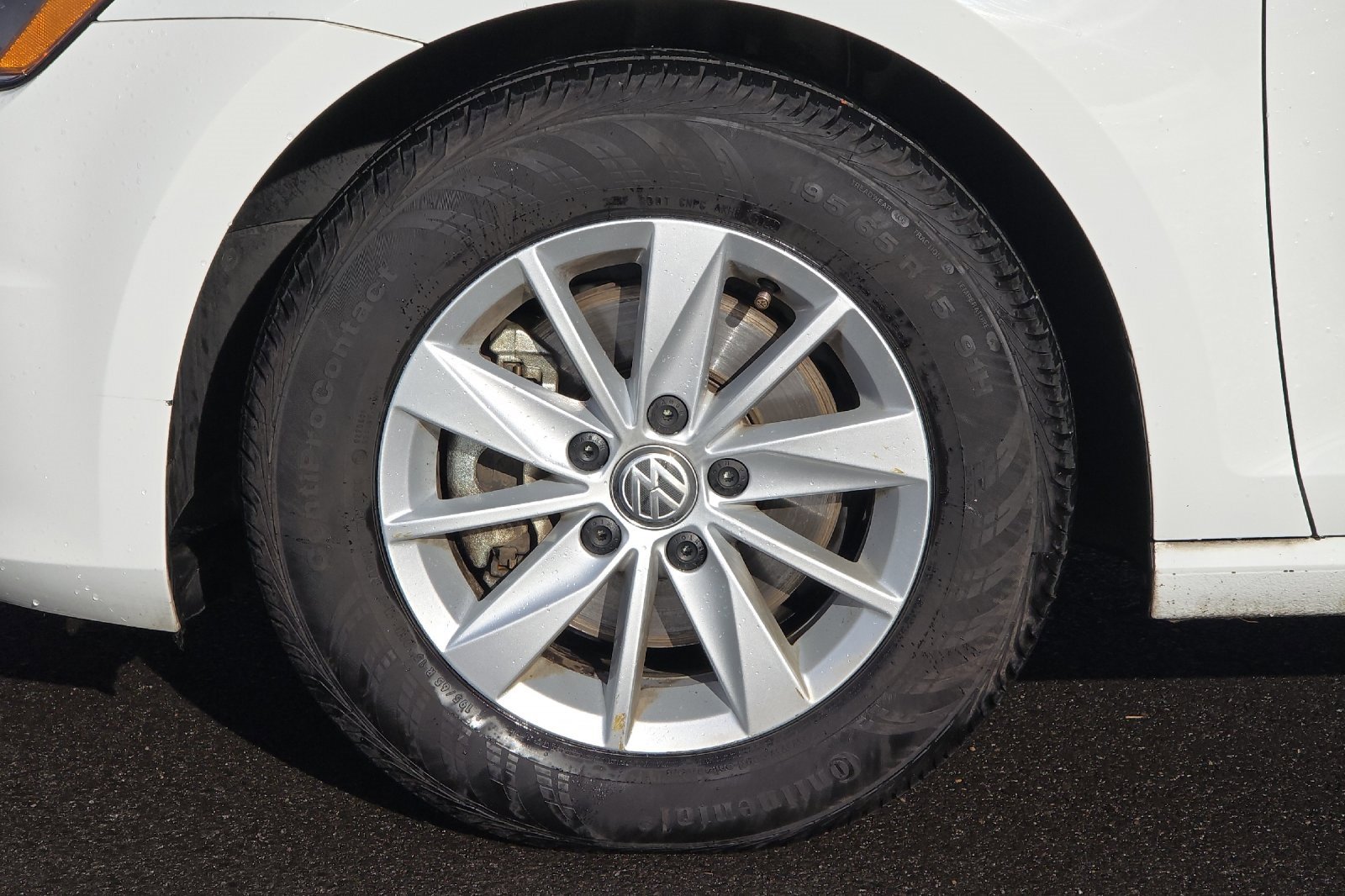 Used 2017 Volkswagen Golf S image 30