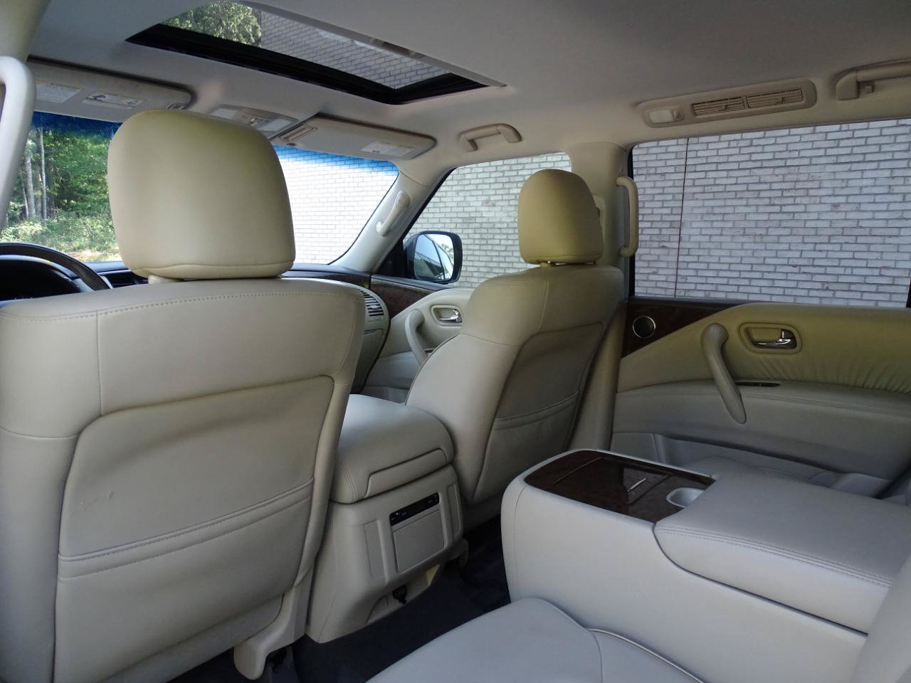 Used 2017 INFINITI QX80 2WD w/ Driver Assistance Package image 24