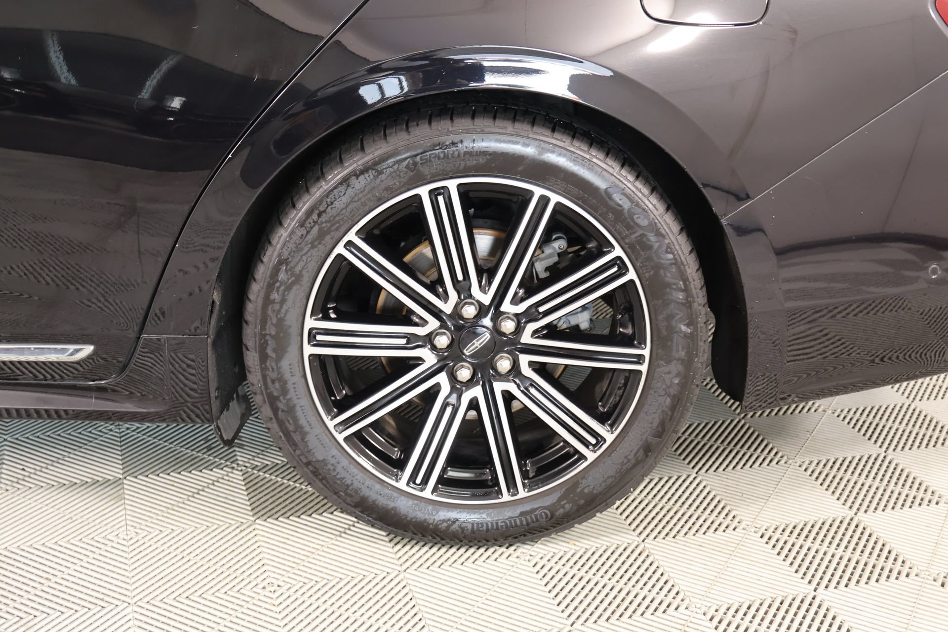 Used 2019 Lincoln Continental Reserve FWD image 19