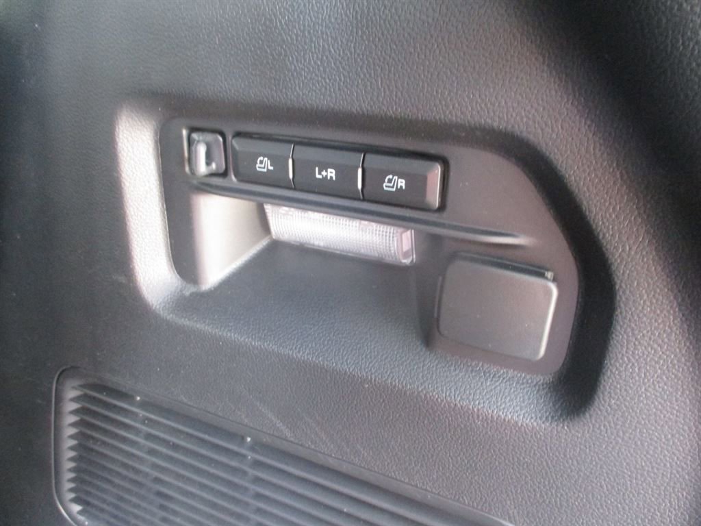 Used 2025 Ford Explorer ST image 6