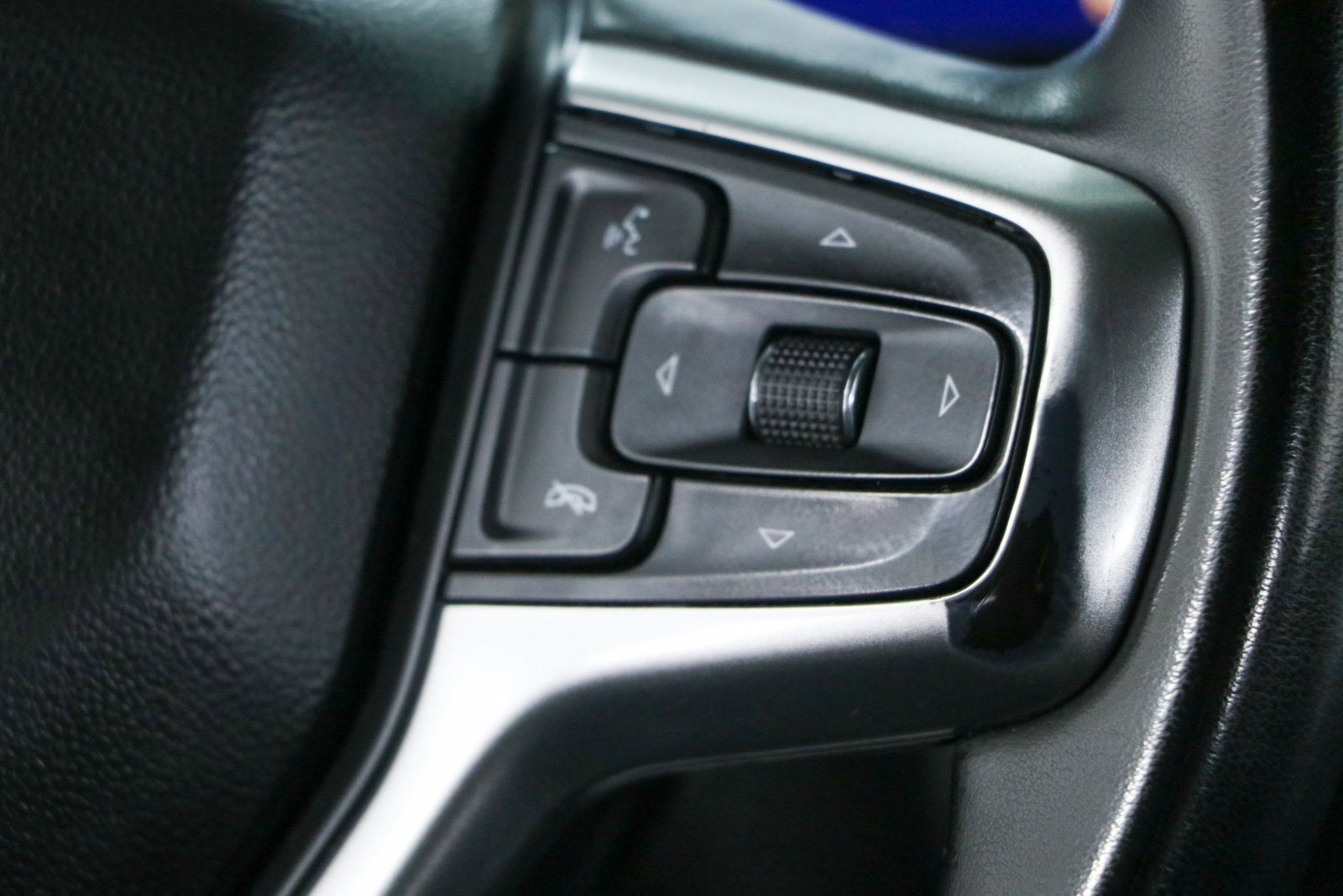 Used 2024 Chevrolet Silverado 2500 LT AWD/4WD image 15
