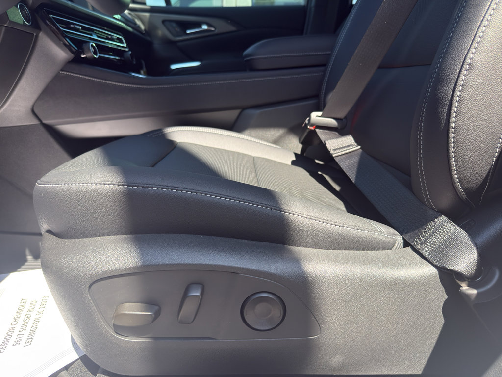 New 2026 Chevrolet Traverse LT w/ LPO, Floor Liner Package FWD image 13