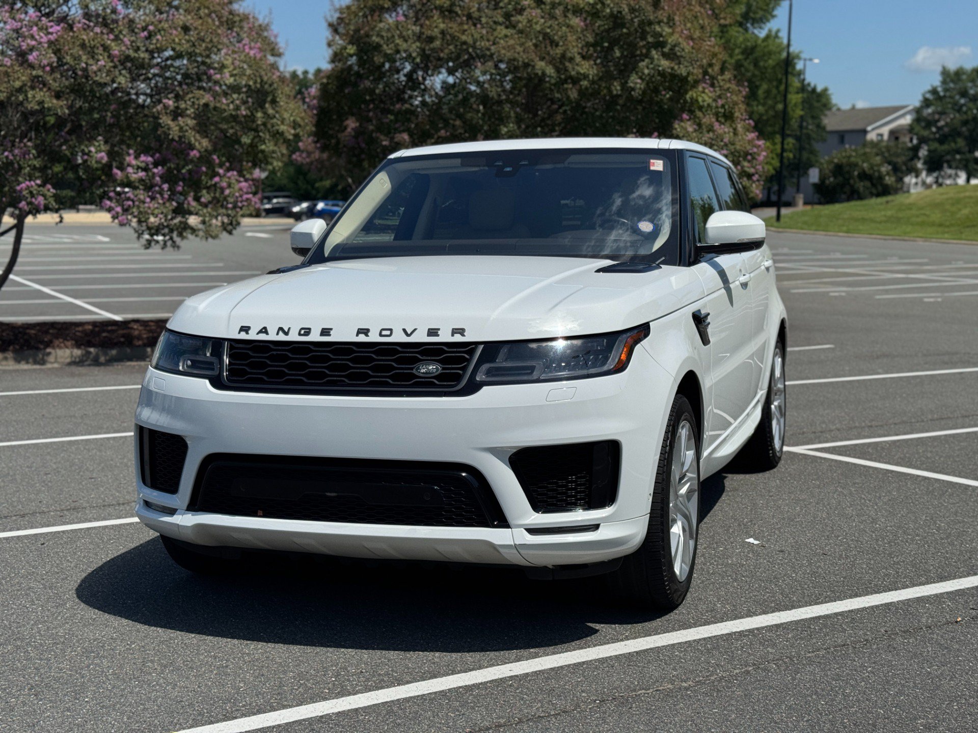 Used 2019 Land Rover Range Rover Sport Supercharged AWD/4WD image 3