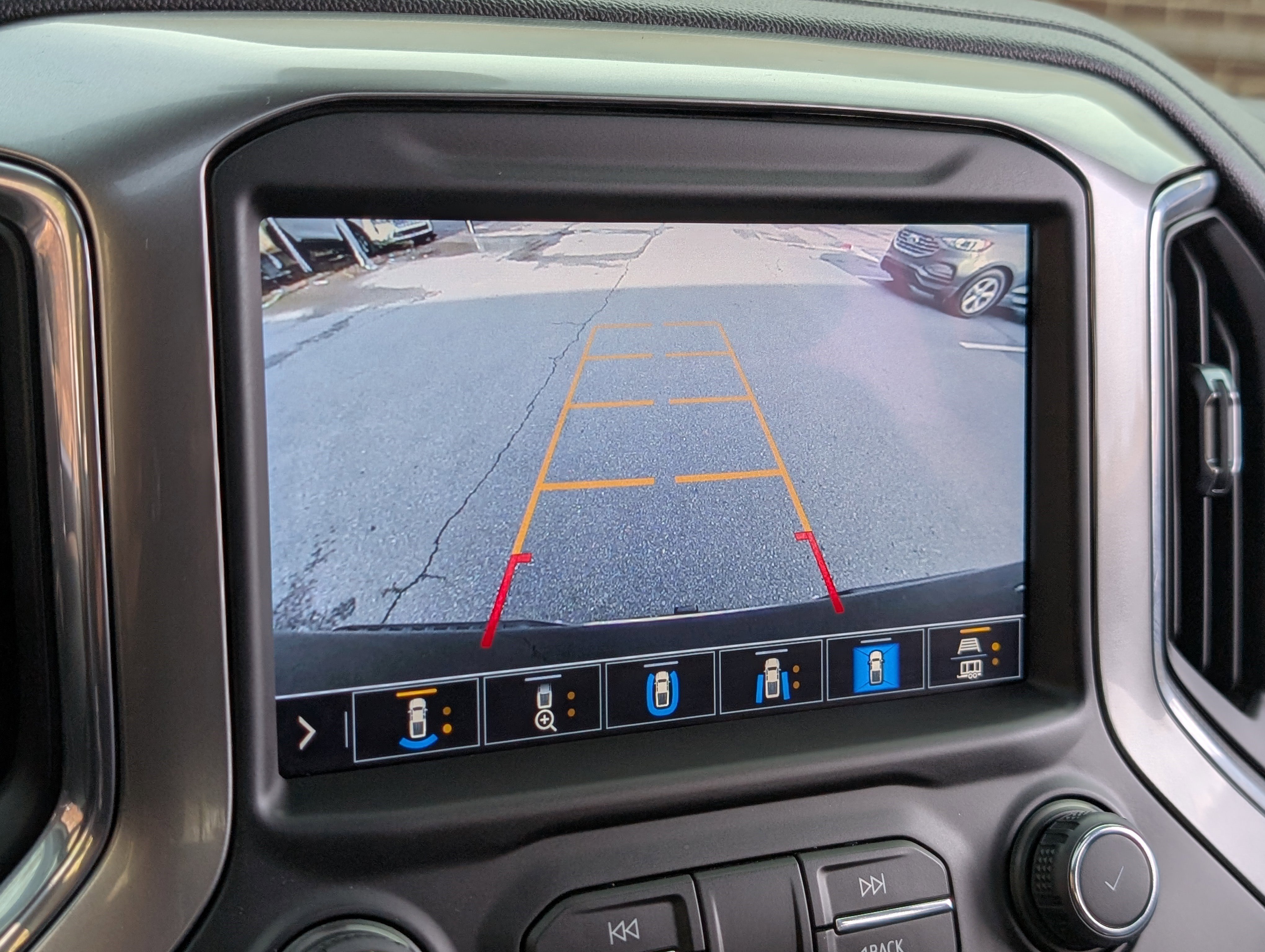 Used 2022 Chevrolet Silverado 1500 LTZ w/ Technology Package image 28