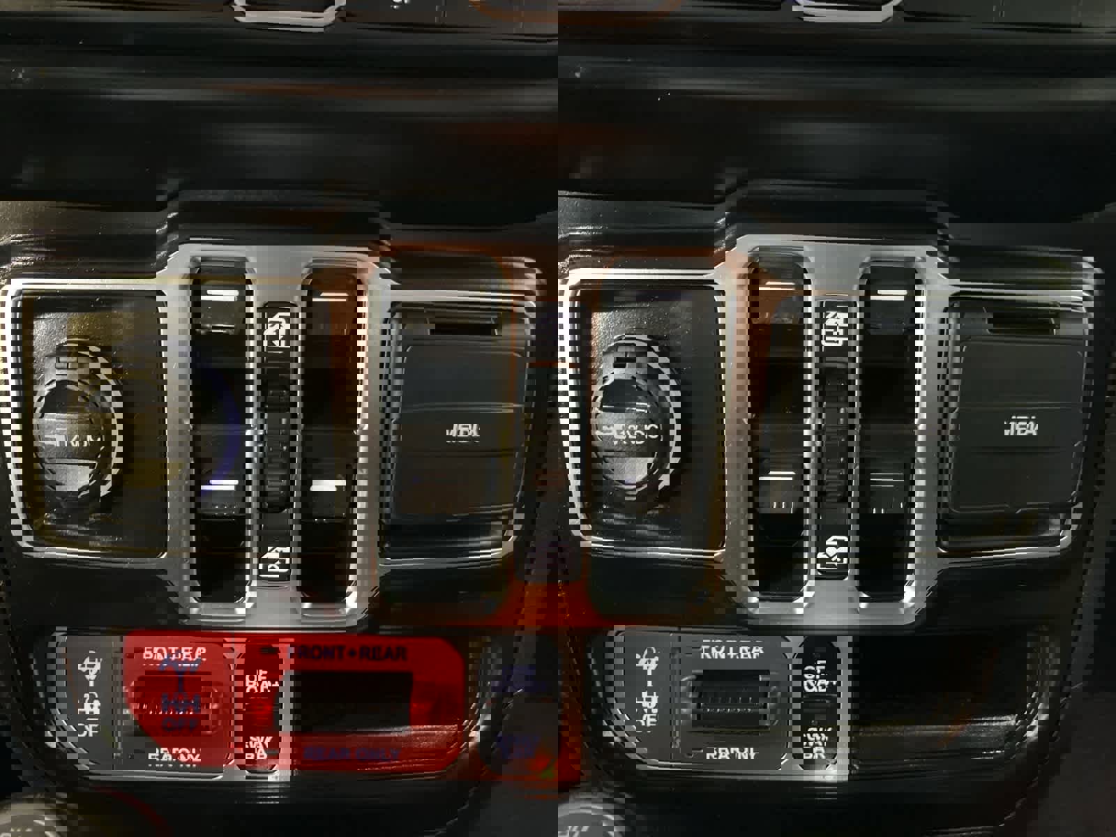 Used 2021 Jeep Wrangler Unlimited Rubicon w/ Uconnect 4C Nav & Sound Group image 18