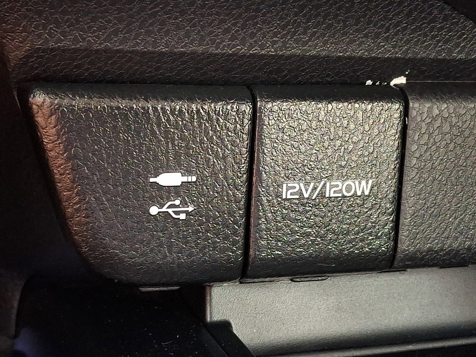 Used 2019 Toyota Camry SE w/ Convenience Package FWD image 21