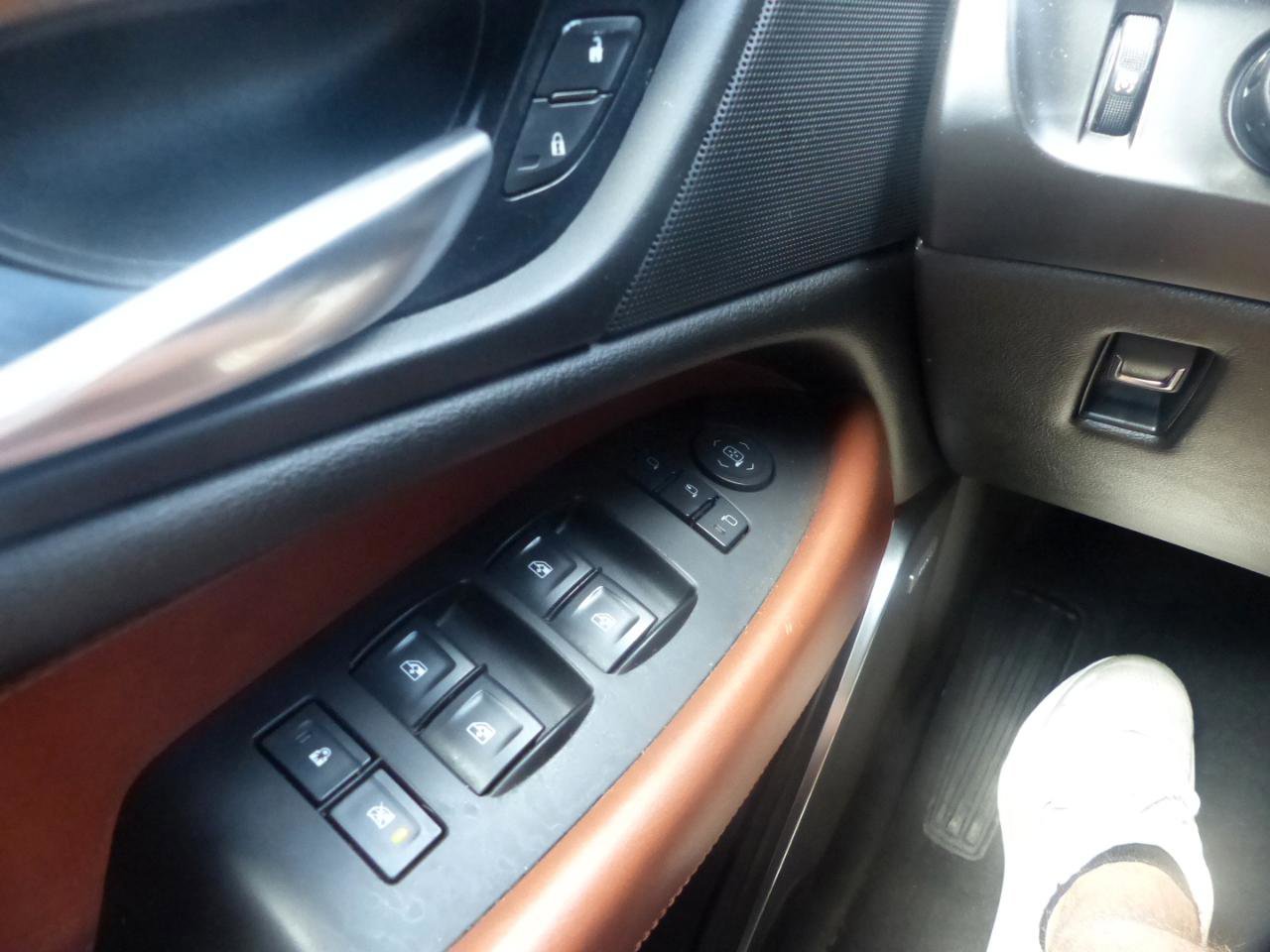 Used 2015 Cadillac Escalade ESV Premium AWD/4WD image 29