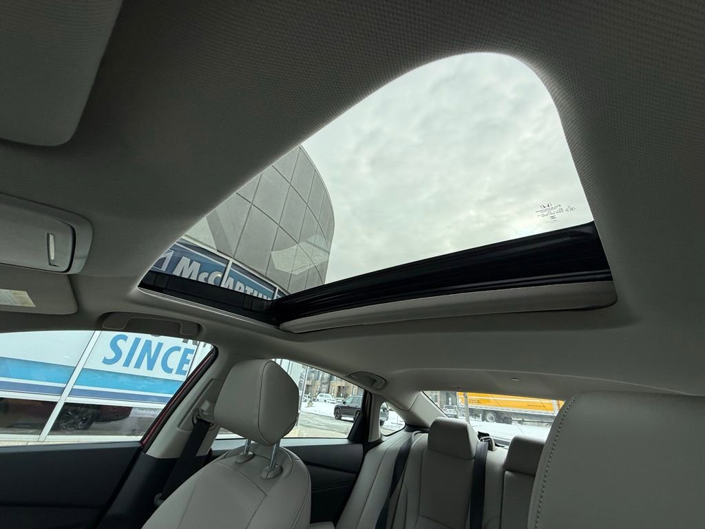 Certified 2025 Honda Accord EX-L image 5