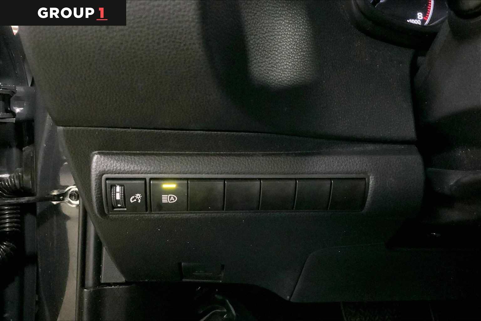 Certified 2025 Toyota Corolla SE w/ Convenience Package FWD image 35