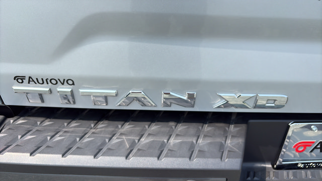 Used 2016 Nissan Titan PRO-4X AWD/4WD image 13