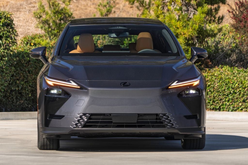 New 2026 Lexus ES 500e AWD/4WD image 4