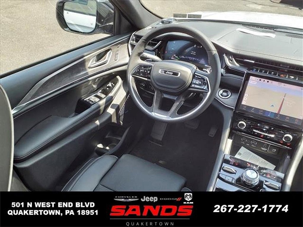 New 2023 Jeep Grand Cherokee Overland w/ Luxury Tech Group IV image 11