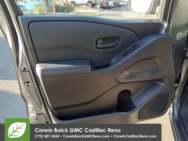 Used 2022 Nissan Frontier S image 4