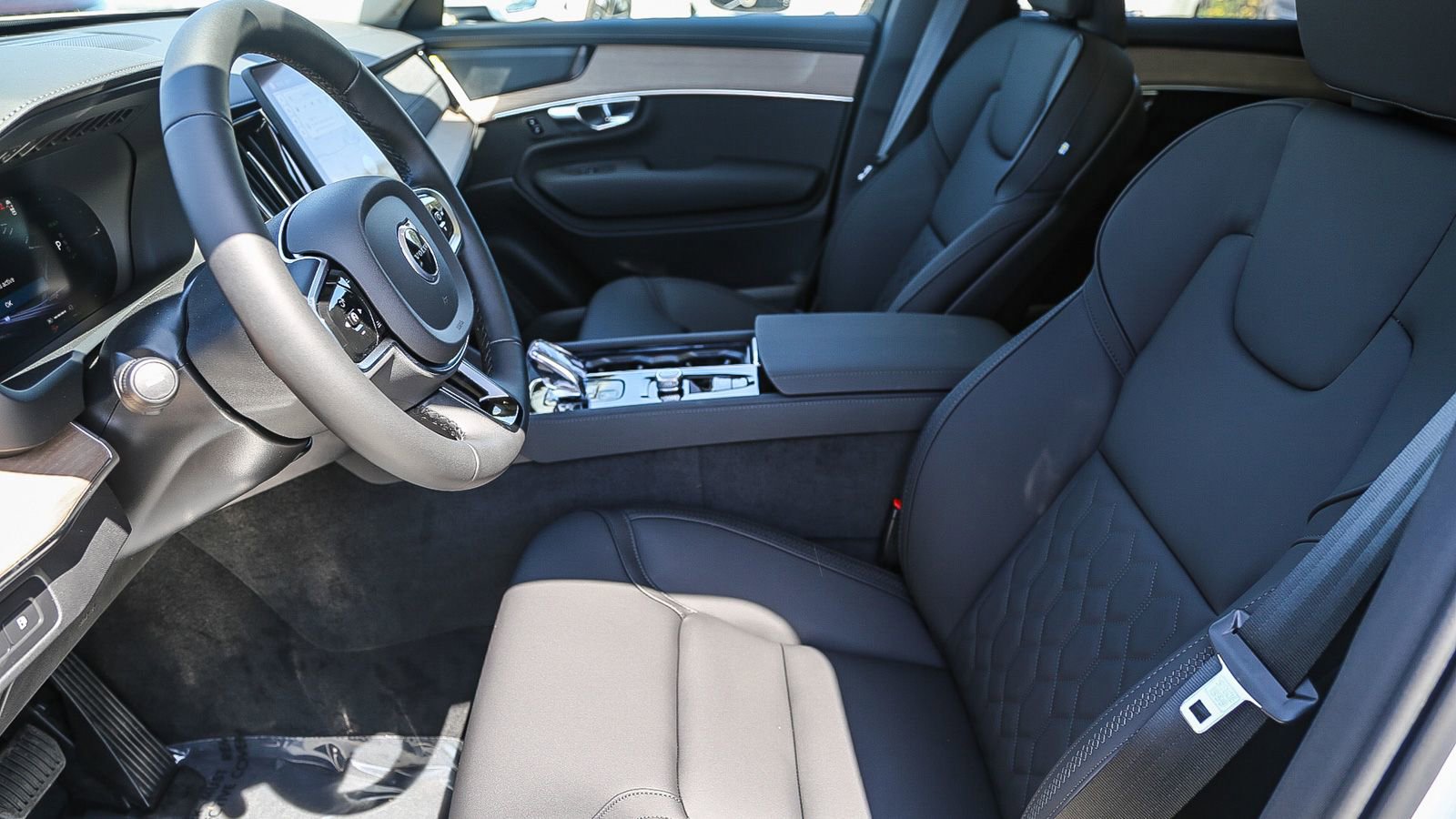 Used 2025 Volvo XC90 T8 Plus w/ Protection Package Premier AWD/4WD image 19