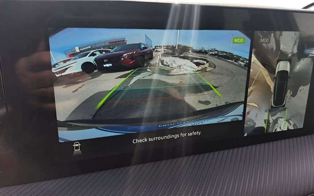 New 2026 Nissan Kicks SR w/ SR Premium Package FWD image 12
