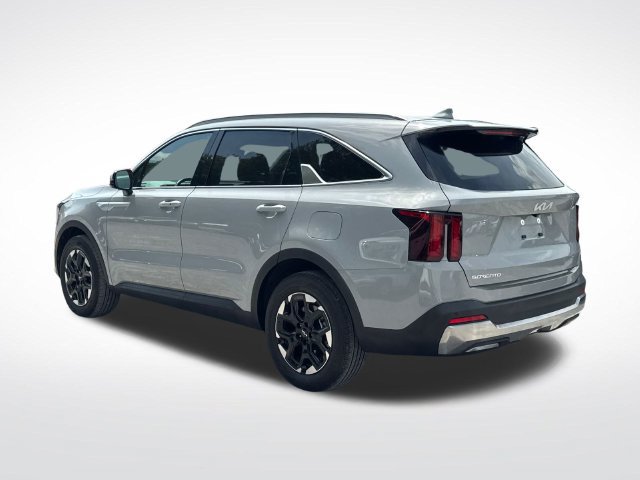 Used 2025 Kia Sorento S FWD image 3