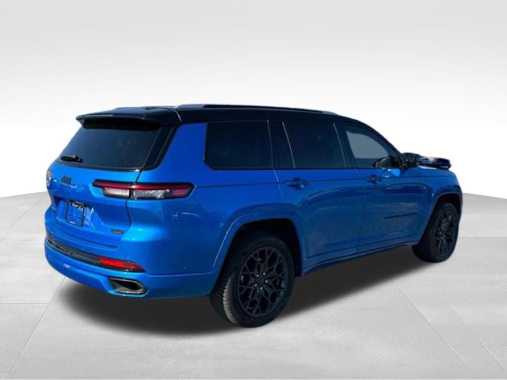 Used 2023 Jeep Grand Cherokee L Summit AWD/4WD image 8