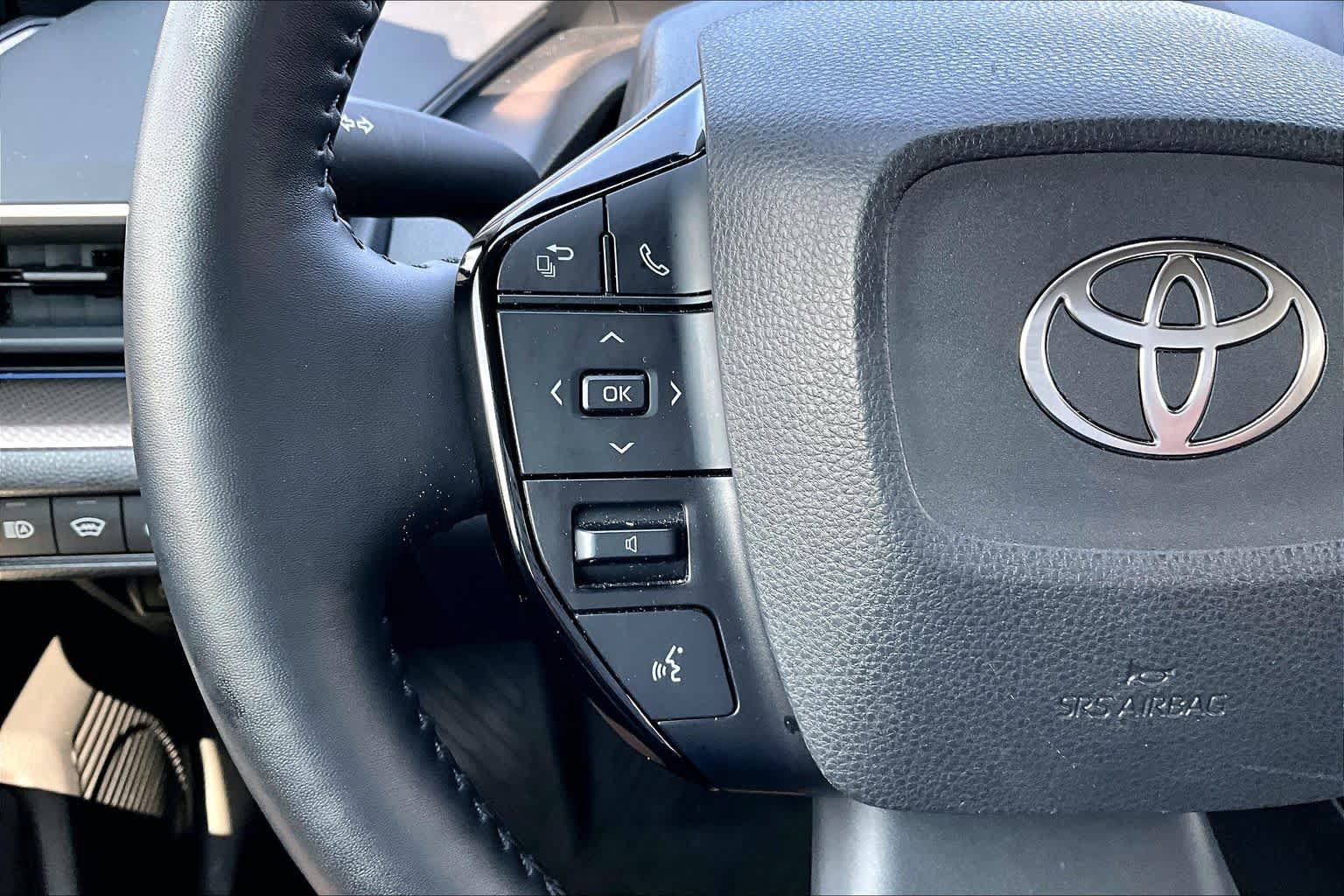 Used 2024 Toyota Prius XLE FWD image 23