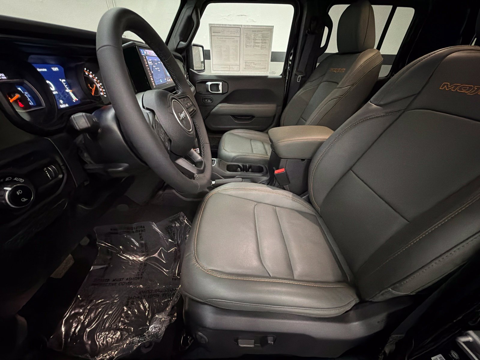 Used 2025 Jeep Gladiator Mojave AWD/4WD image 21