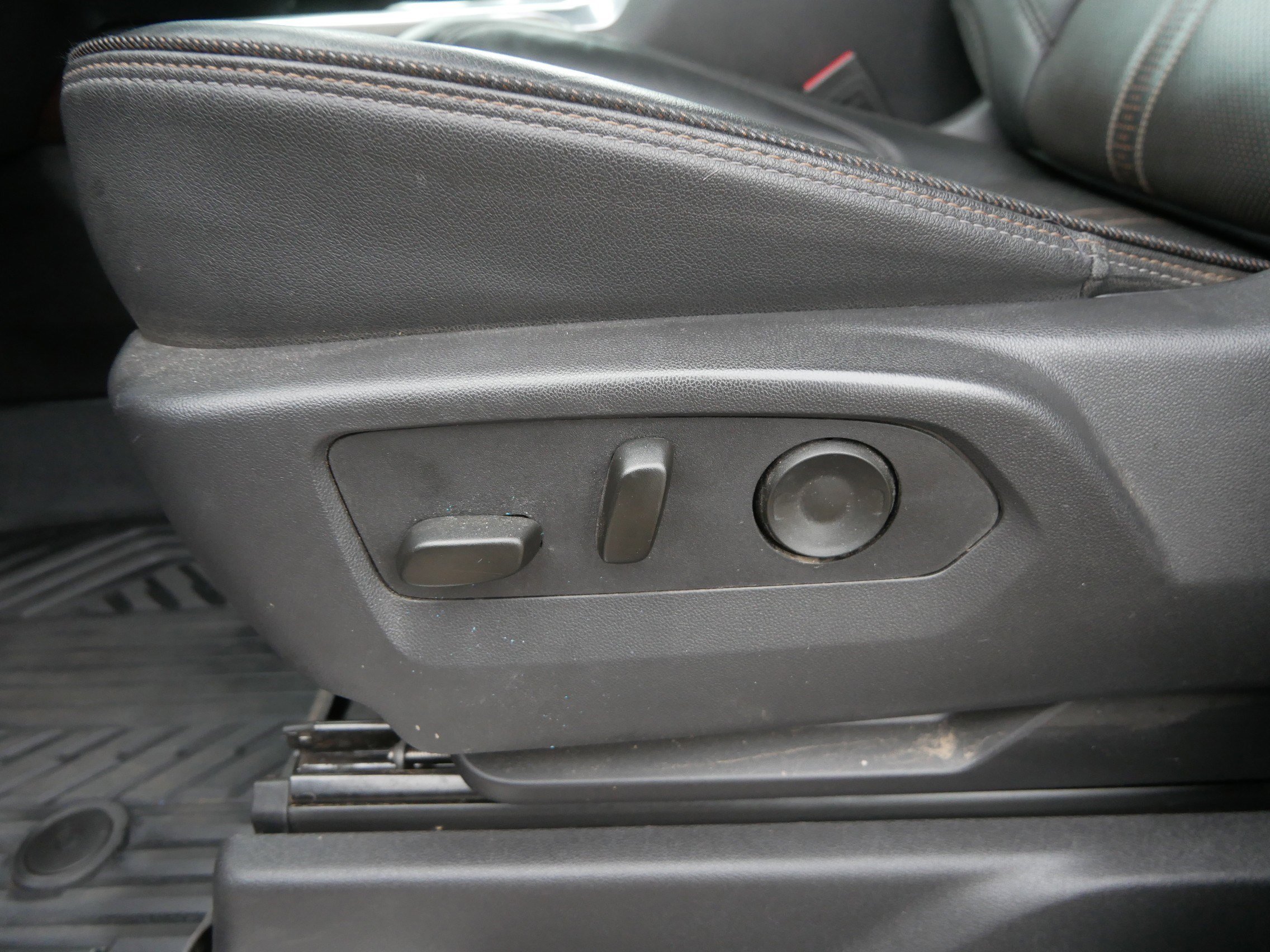 Used 2025 Chevrolet Silverado 3500 High Country w/ Technology Package AWD/4WD image 28