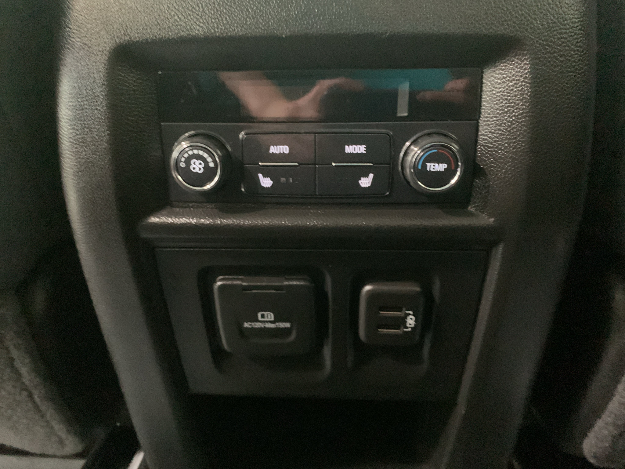 Used 2019 Chevrolet Traverse Premier w/ Driver Confidence II Package FWD image 17
