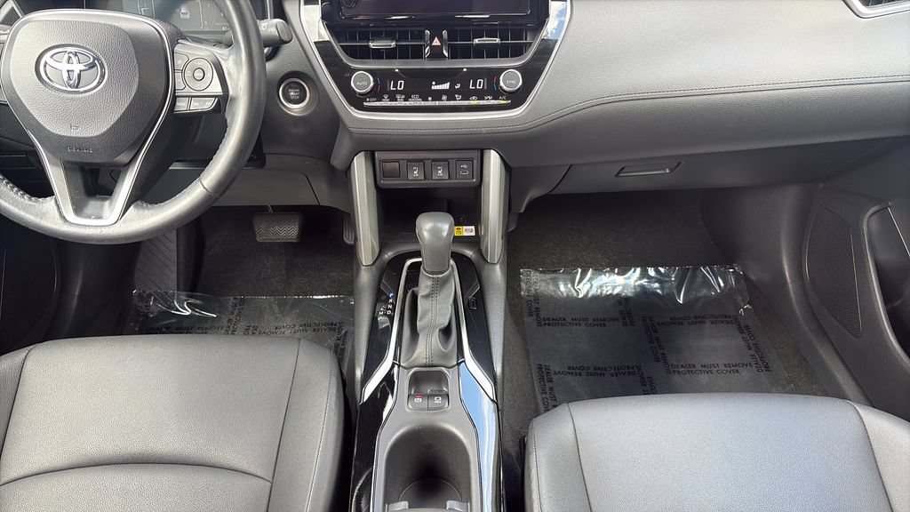 Used 2023 Toyota Corolla Cross XLE FWD image 16