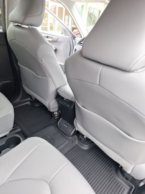 Used 2024 Toyota Highlander XLE image 24