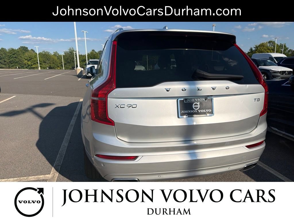 Used 2021 Volvo XC90 T5 Momentum w/ Climate Package FWD image 11