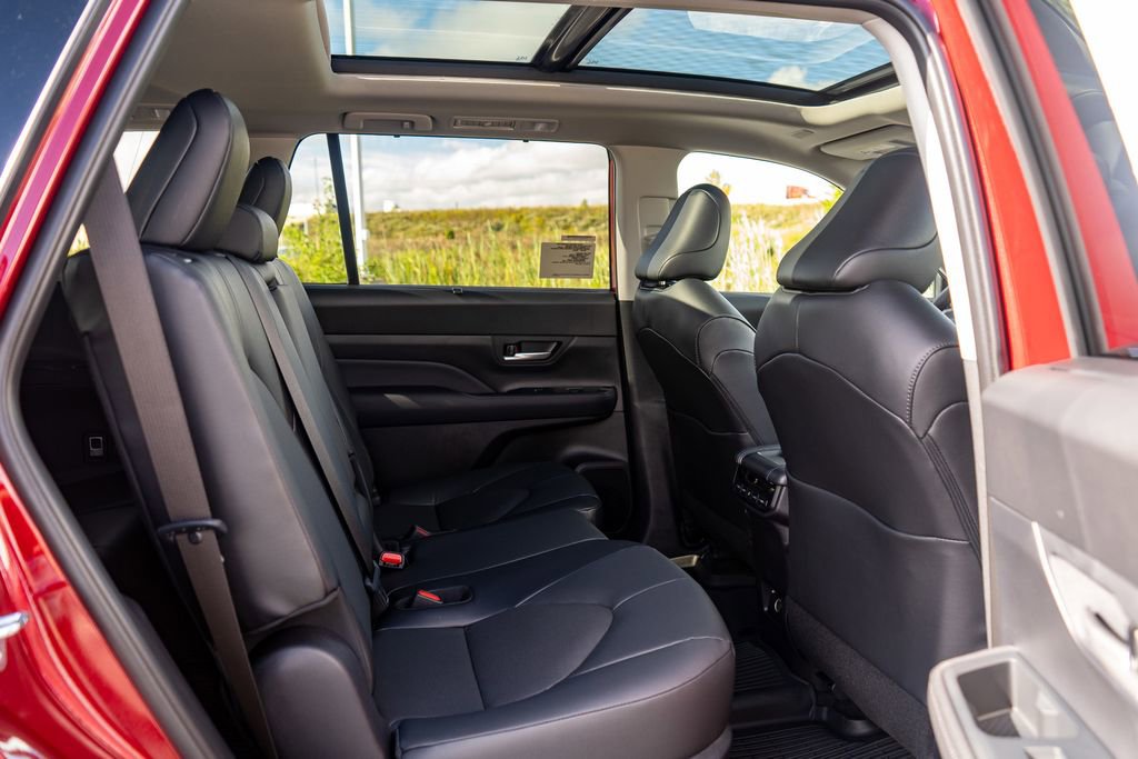 New 2026 Toyota Grand Highlander XLE image 15