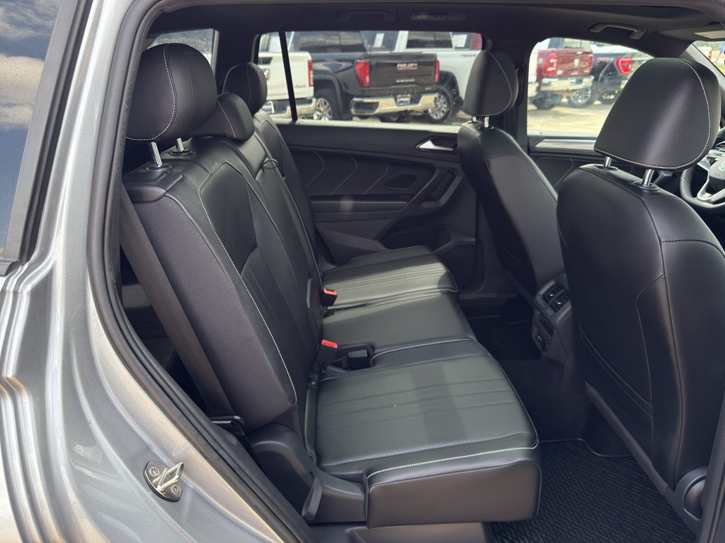 Used 2022 Volkswagen Tiguan SE R-Line FWD image 30