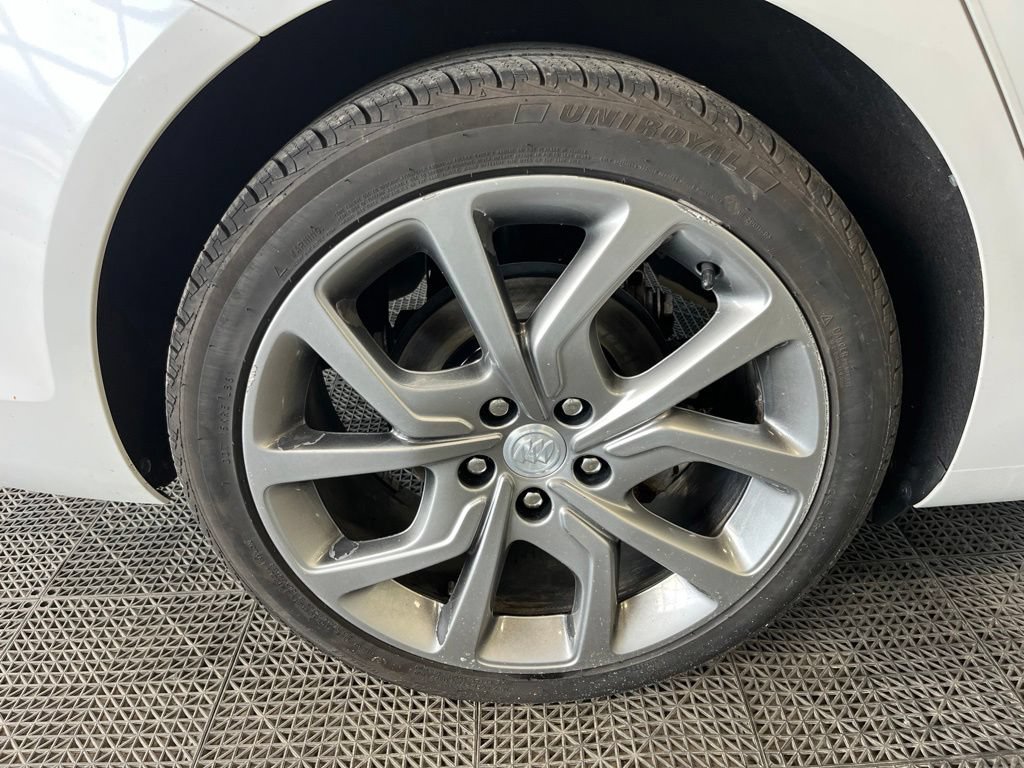 Used 2019 Buick Regal Avenir w/ Driver Confidence Package II FWD image 24