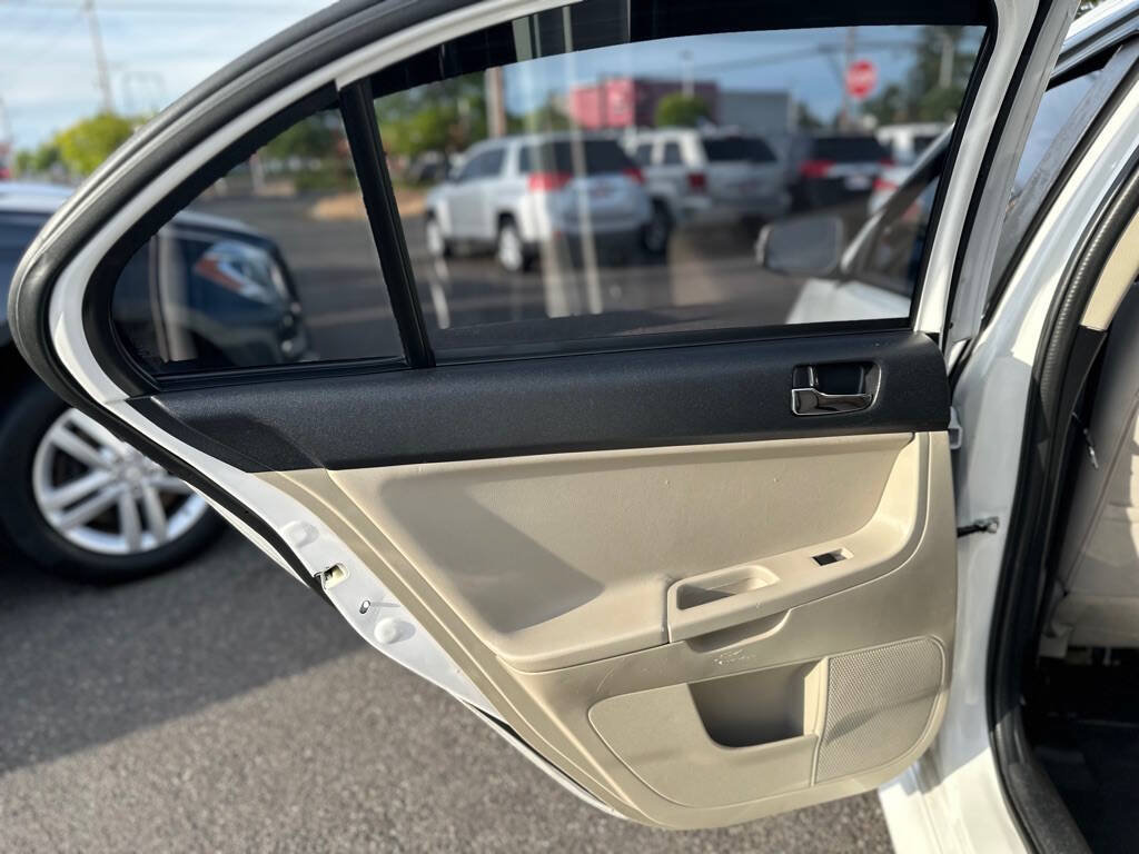 Used 2016 Mitsubishi Lancer ES FWD image 18