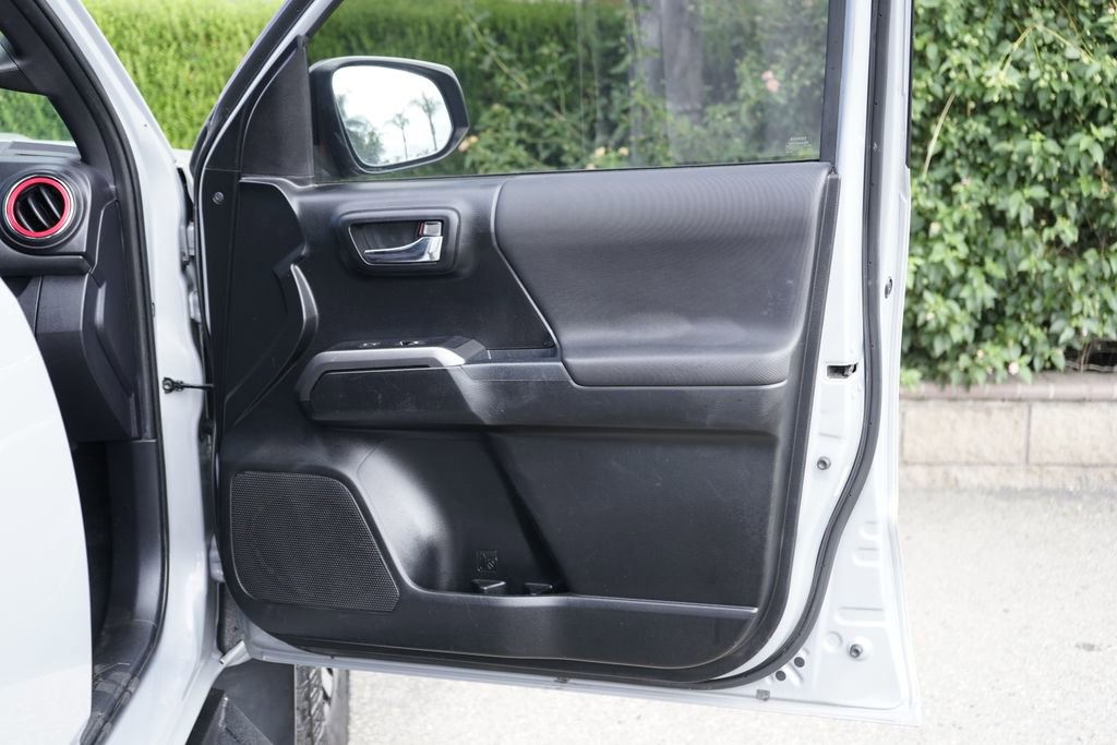 Used 2021 Toyota Tacoma TRD Sport image 38