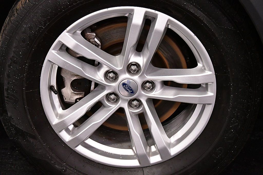 Used 2023 Ford Explorer XLT image 9