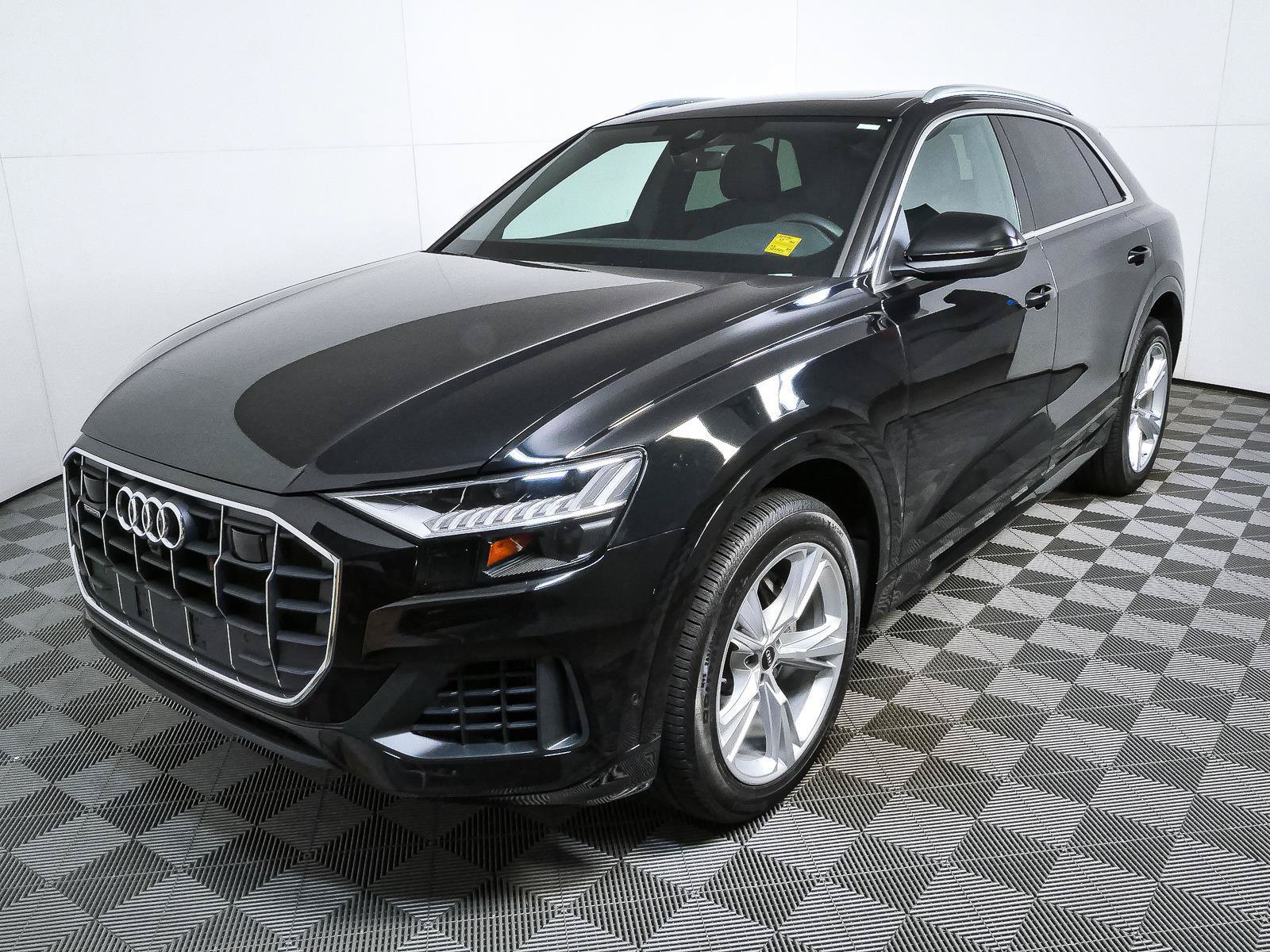 Used 2023 Audi Q8 Premium w/ Convenience Package AWD/4WD image 32