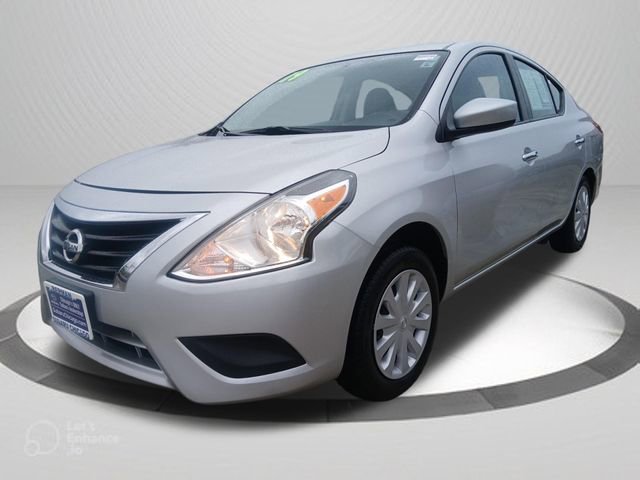 Used 2019 Nissan Versa SV FWD image 6