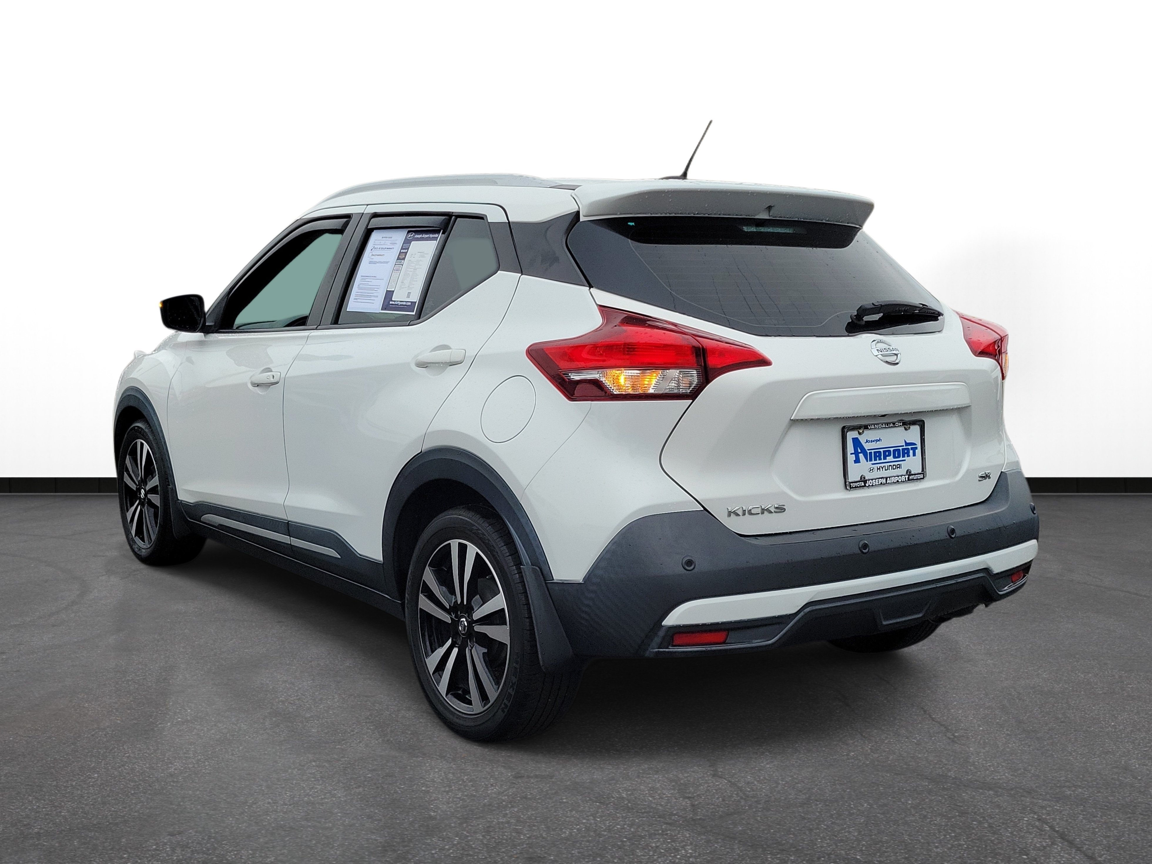 Used 2020 Nissan Kicks SR FWD image 3