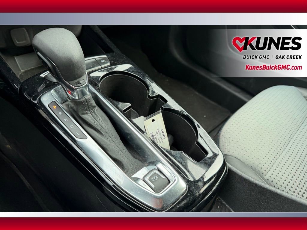 Used 2025 Chevrolet Trax LT FWD image 16