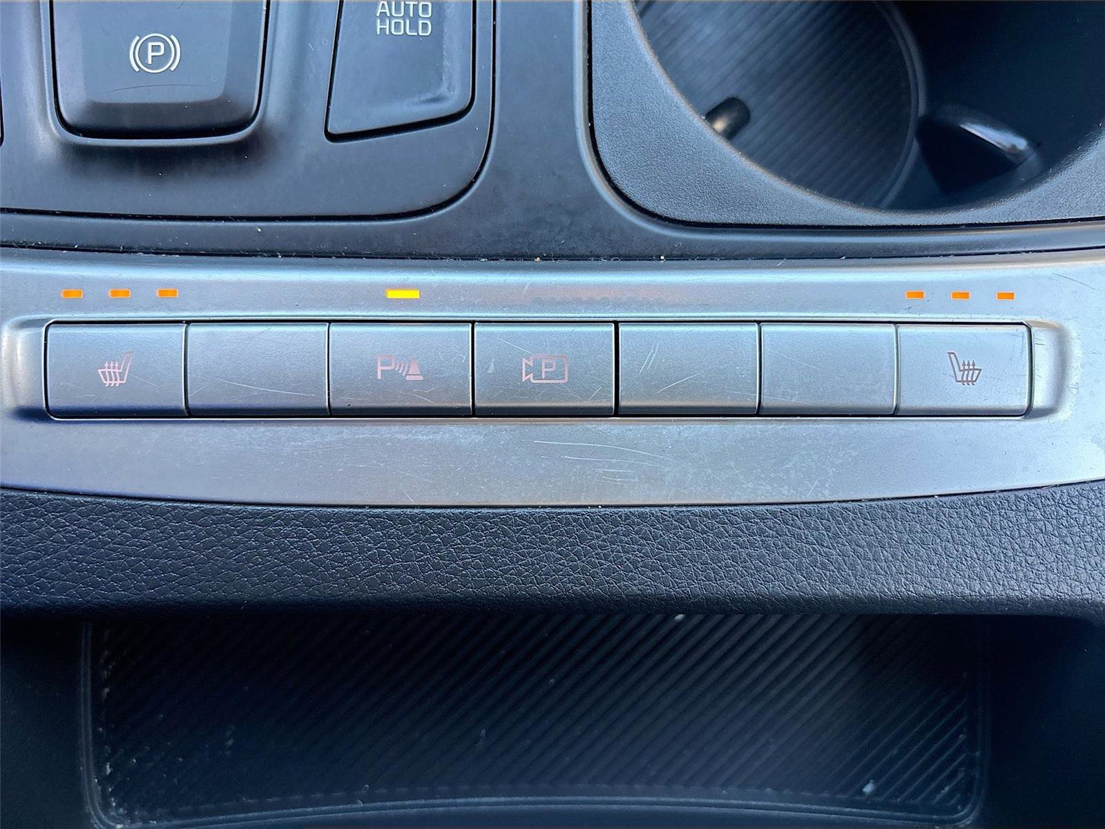 Used 2025 Kia Carnival FWD image 23