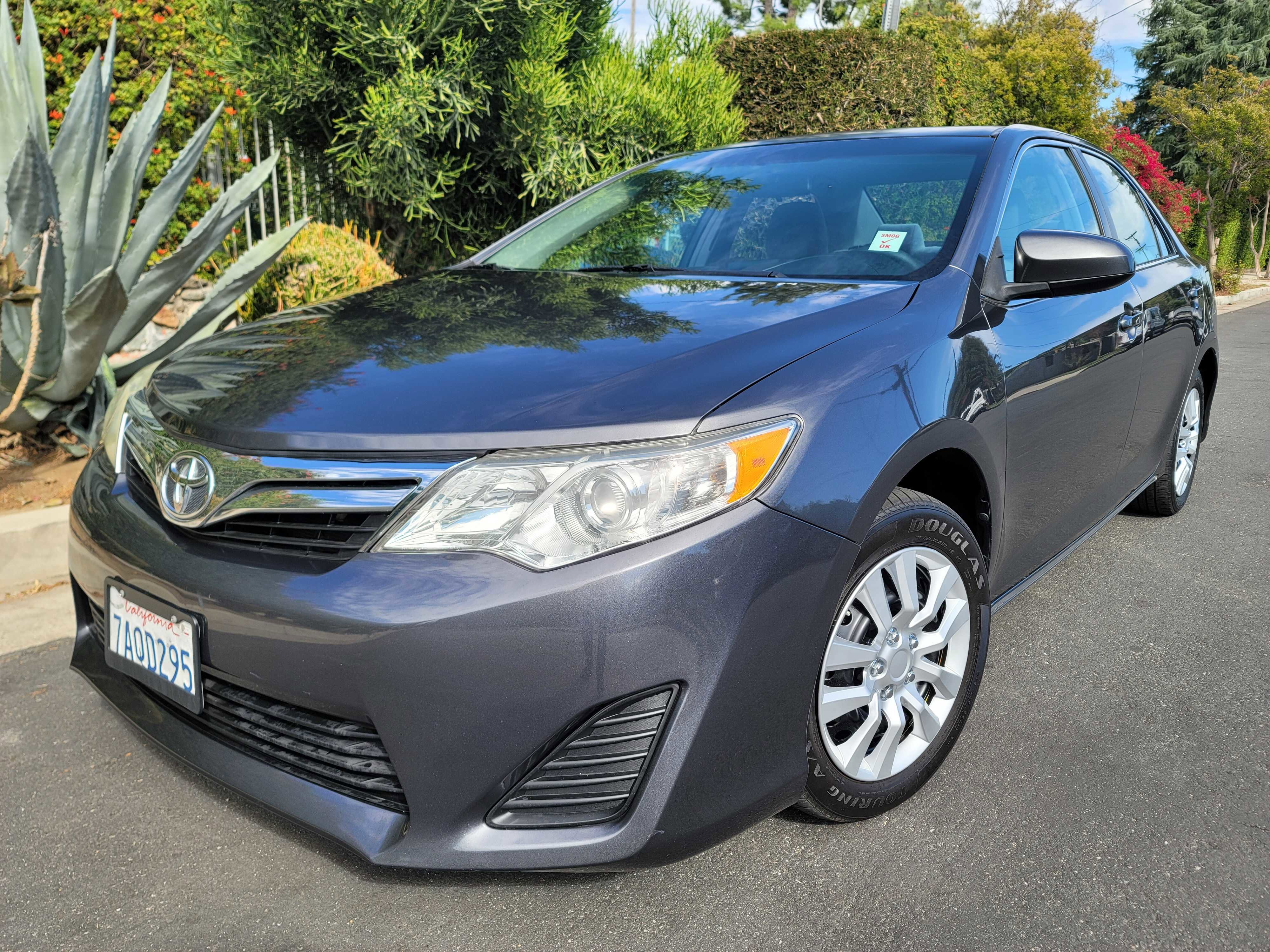 Used 2013 Toyota Camry LE image 1