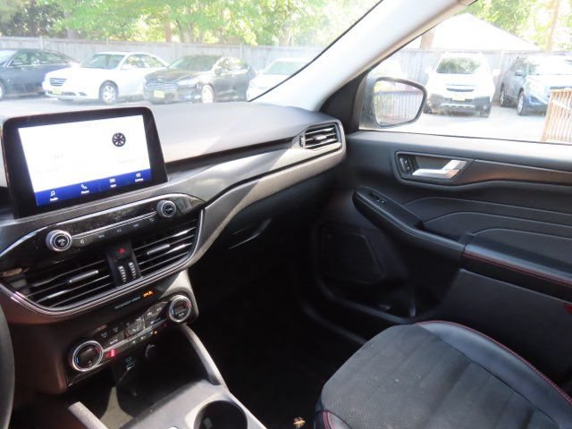 Used 2021 Ford Escape SEL w/ SEL Stealth AWD Package image 22