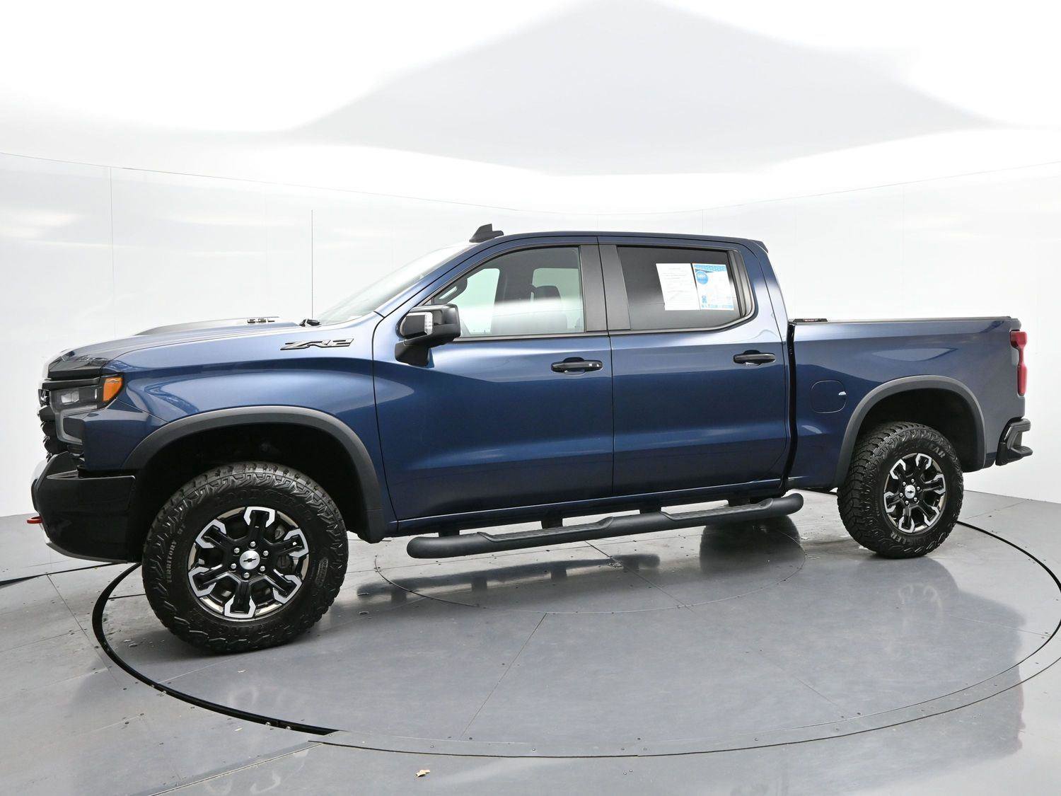 Used 2023 Chevrolet Silverado 1500 ZR2 w/ Technology Package image 3