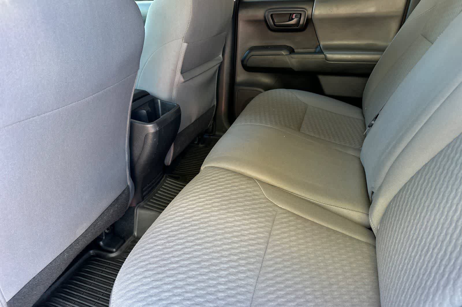 Used 2020 Toyota Tacoma SR AWD/4WD image 4