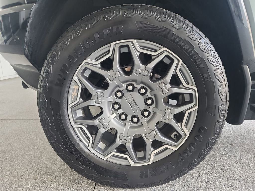 Used 2024 GMC Hummer EV 3X image 33