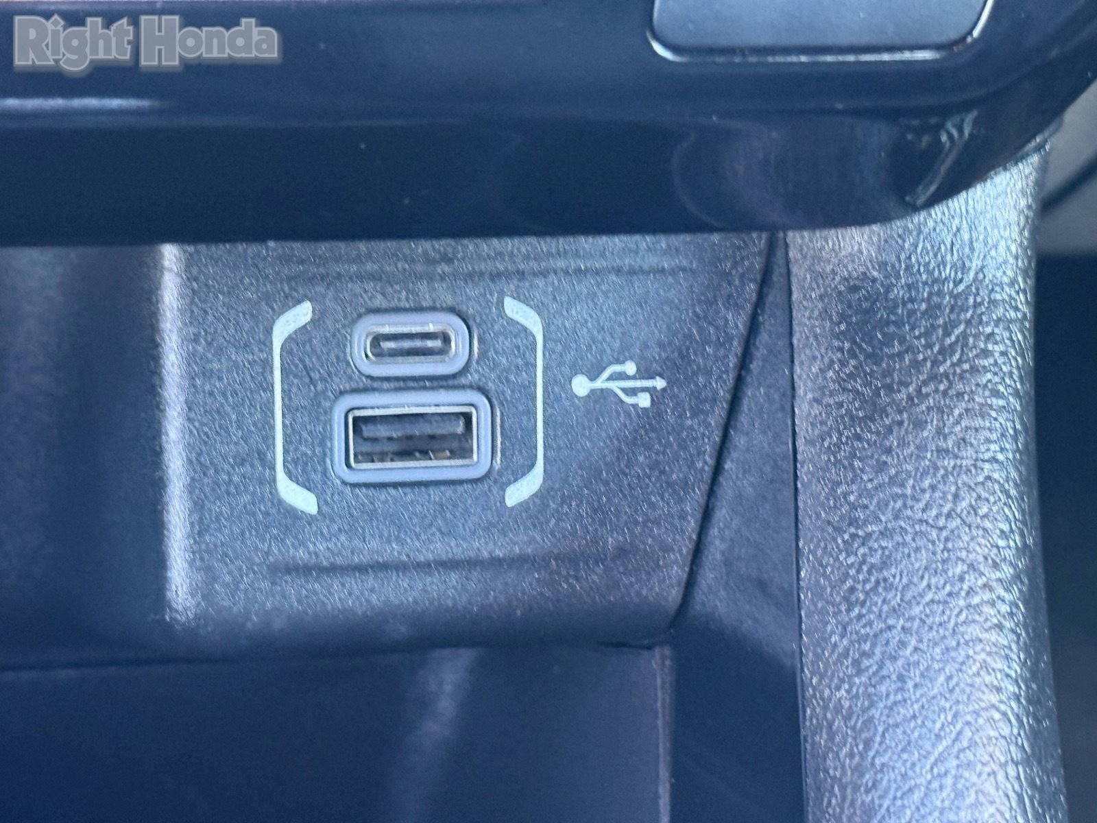 Used 2025 Jeep Compass Limited image 24