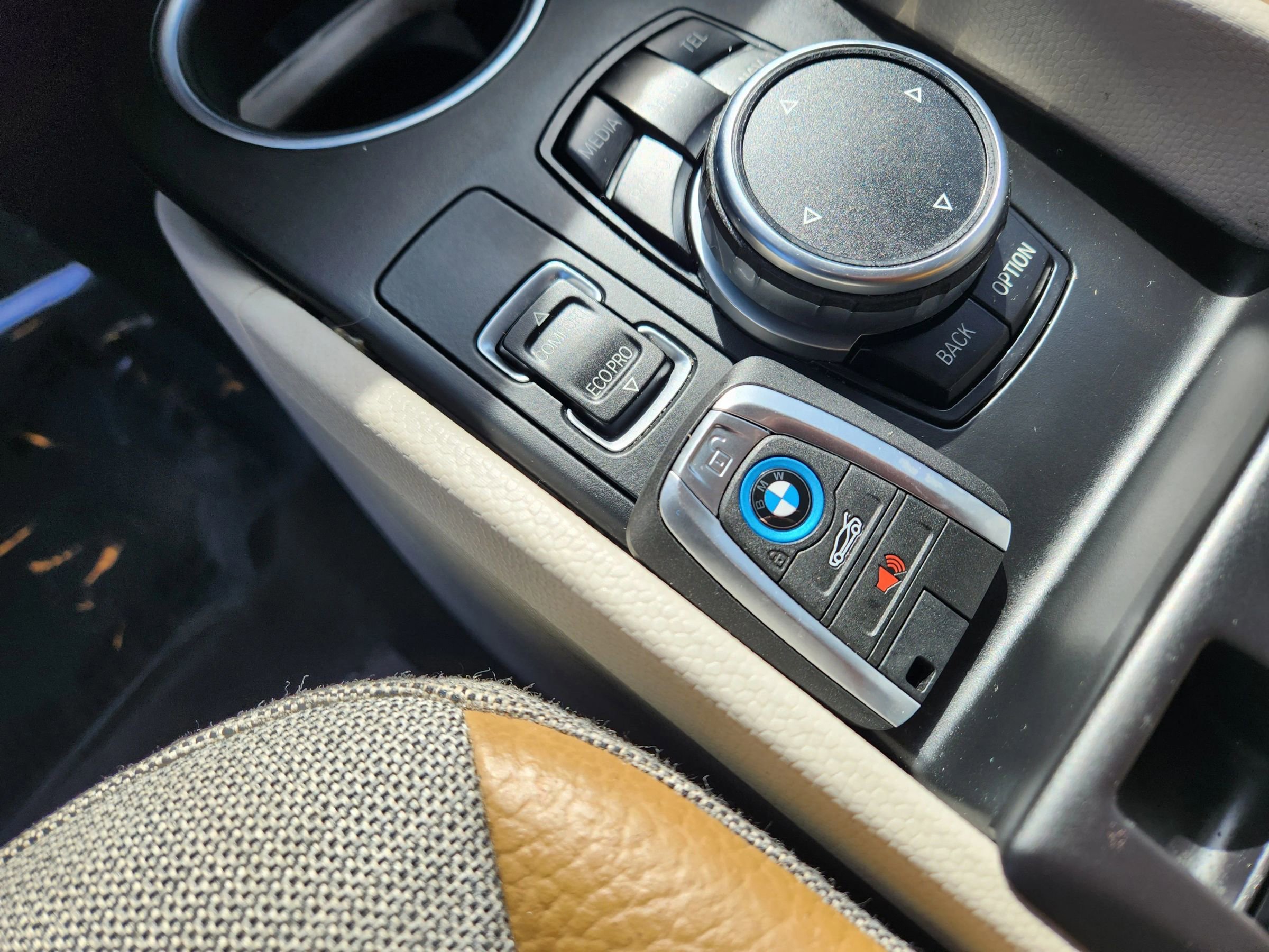 Used 2015 BMW i3 w/ Range Extender image 25