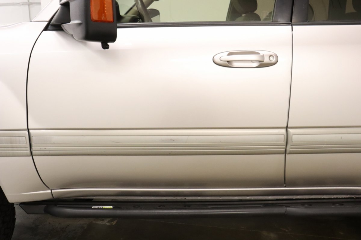 Used 2000 Toyota Land Cruiser AWD/4WD image 19