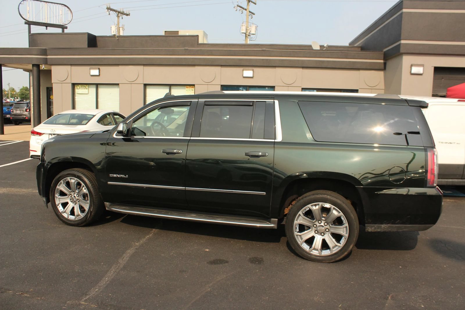 Used 2016 GMC Yukon XL Denali w/ Open Road Package AWD/4WD image 5