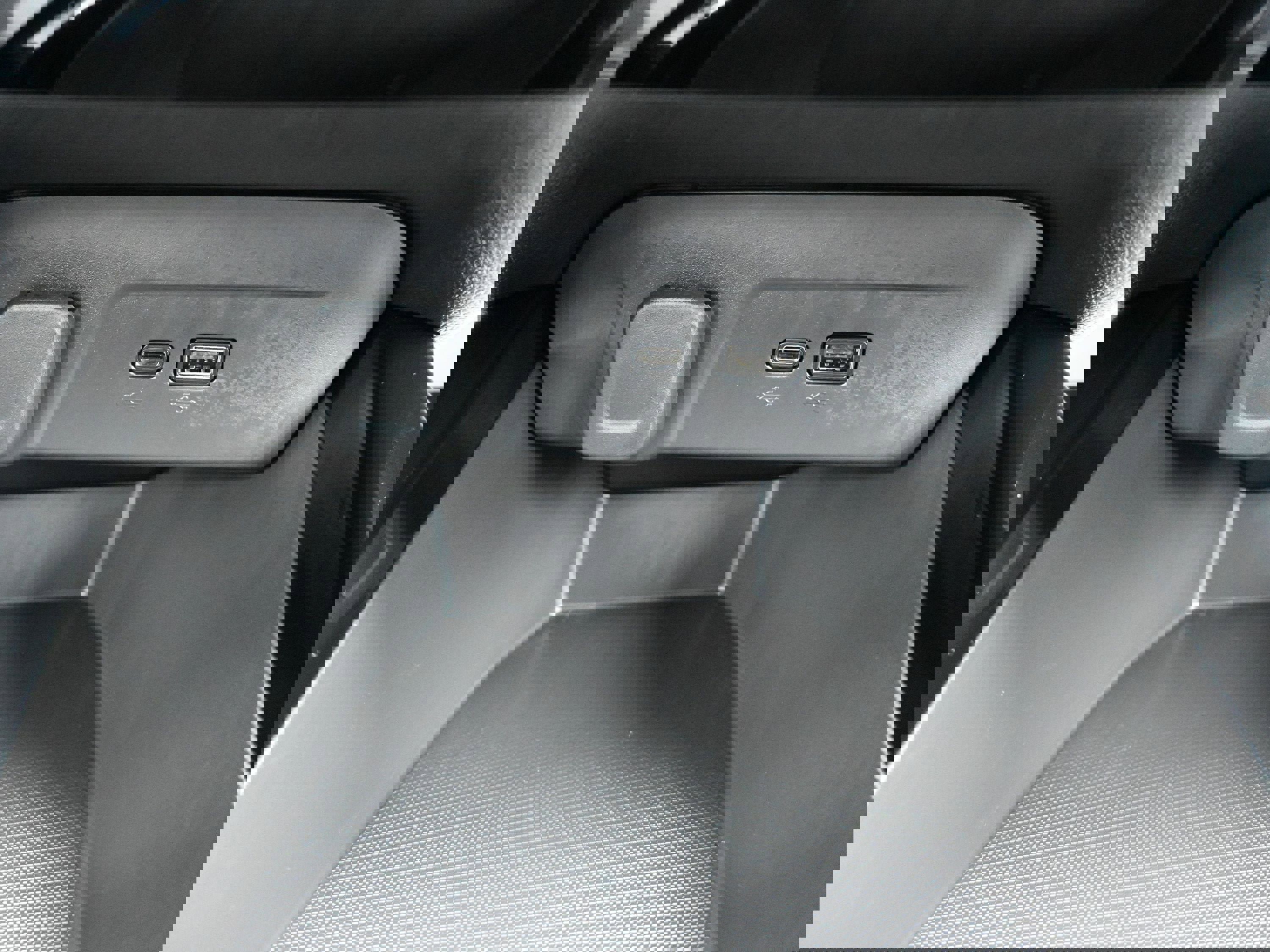 Used 2025 Chevrolet Trax LT w/ LT Convenience Package image 20